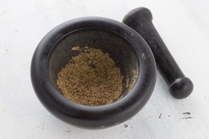 Preparazione Insalata con melagrana e cachi mela - Fase 2