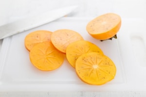 Preparazione Insalata con melagrana e cachi mela - Fase 4