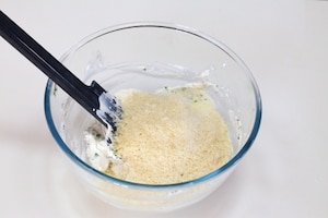 Preparazione Palline di formaggio e melagrana - Fase 2