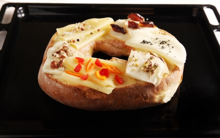 Preparazione Pane e formaggio al forno - Fase 2 Preparazione Pane e formaggio al forno - Fase 2