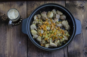 Preparazione Spezzatino di maiale alla birra  - Fase 2