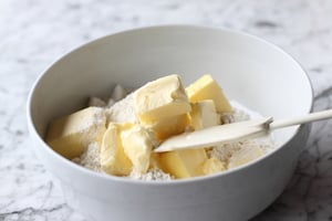 Preparazione Torta della nonna - Fase 1