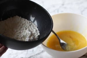 Preparazione Torta della nonna - Fase 4