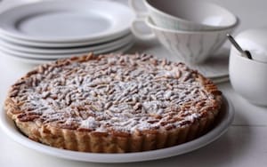 Preparazione Torta della nonna - Fase 7