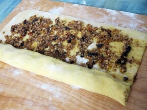 Preparazione Torta di rose con miele e frutta secca - Fase 3