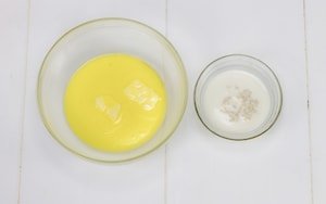 Preparazione Treccia dolce con crema pasticcera e crema di nocciole  - Fase 1