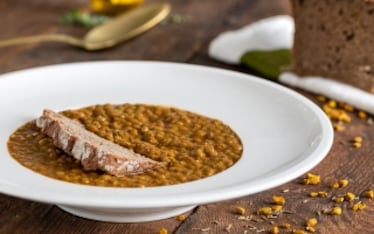 Zuppa di lenticchie verdi, zenzero e curcuma 