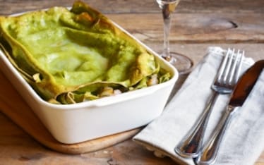 Lasagne verdi con vongole, gamberi e bacon