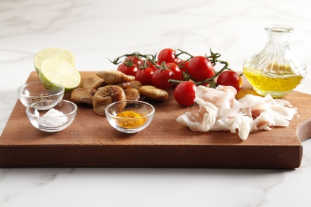 Preparazione Maniche di frate con lardo, fichi secchi e curcuma - Fase 1 Preparazione Maniche di frate con lardo, fichi secchi e curcuma - Fase 1