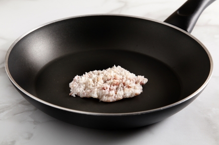 Preparazione Maniche di frate con lardo, fichi secchi e curcuma - Fase 1 Preparazione Maniche di frate con lardo, fichi secchi e curcuma - Fase 1