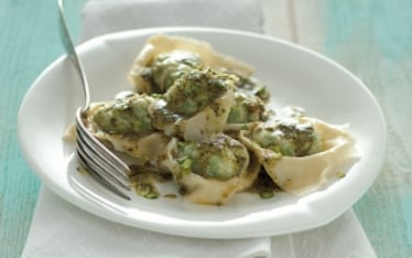 Ravioli di pesce con erbe, pistacchi e timo