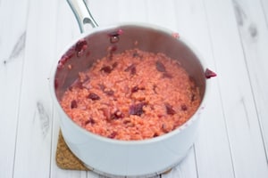 Preparazione Risotto alla barbabietola rossa e robiola - Fase 3