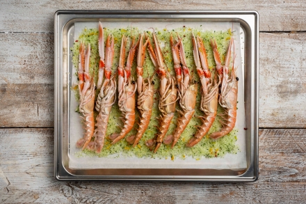 Preparazione Scampi al sale - Fase 2 Preparazione Scampi al sale - Fase 2