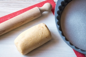 Preparazione Torta meringata alle nocciole e cioccolato - Fase 2