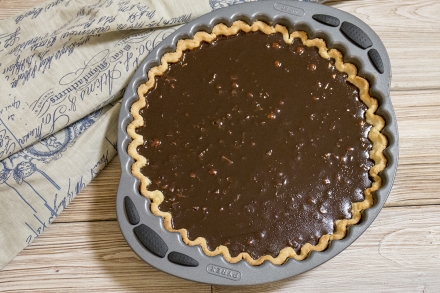Preparazione Torta meringata alle nocciole e cioccolato - Fase 4 Preparazione Torta meringata alle nocciole e cioccolato - Fase 4