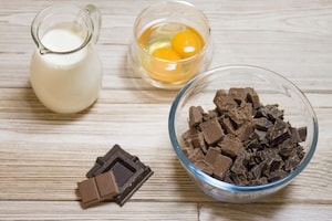 Preparazione Torta meringata alle nocciole e cioccolato - Fase 3