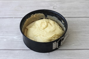 Preparazione Torta rovesciata alle banane - Fase 4