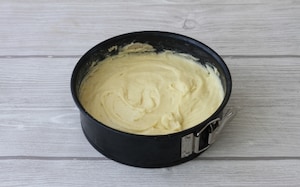 Preparazione Torta rovesciata alle banane - Fase 4