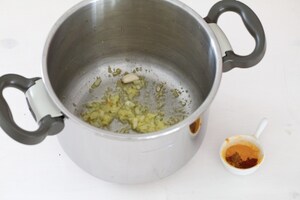 Preparazione Vellutata di carote, zenzero e ceci speziati - Fase 2