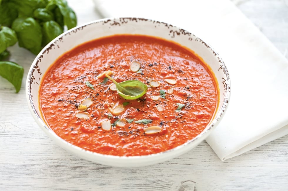 Zuppa al pomodoro e curcuma ricetta