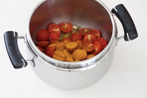 Preparazione Zuppa al pomodoro e curcuma - Fase 2