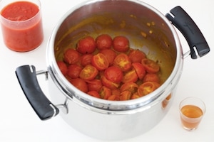 Preparazione Zuppa al pomodoro e curcuma - Fase 3