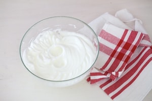 Preparazione Rotolo al cioccolato con crema al mascarpone - Fase 1