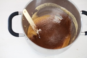 Preparazione Rotolo al cioccolato con crema al mascarpone - Fase 2