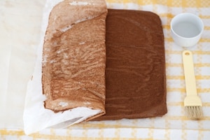 Preparazione Rotolo al cioccolato con crema al mascarpone - Fase 4