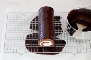 Preparazione Rotolo al cioccolato con crema al mascarpone - Fase 7