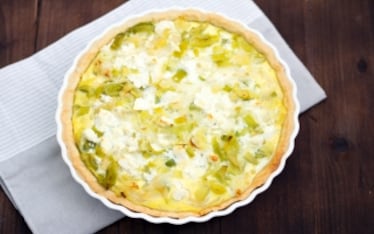 Torta salata con porri e feta