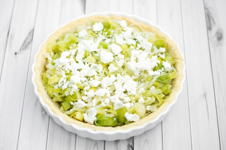 Preparazione Torta salata con porri e feta - Fase 3 Preparazione Torta salata con porri e feta - Fase 3