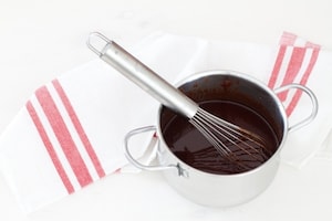 Preparazione Tortino al cioccolato con cuore morbido - Fase 2