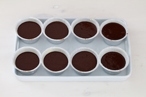 Preparazione Tortino al cioccolato con cuore morbido - Fase 3