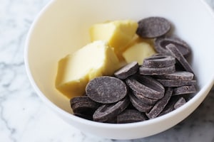 Preparazione Brownies con nocciole e noci di macadamia - Fase 1