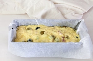 Preparazione Cake alle olive - Fase 4