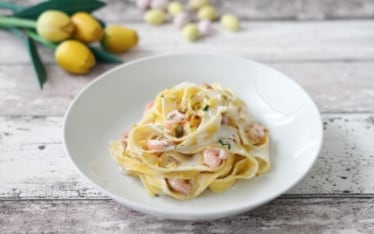 Fettuccine ai gamberetti e pistacchi
