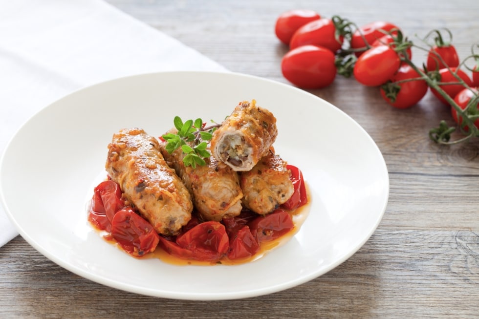 Involtini di vitello con mozzarella e pomodorini confit ricetta