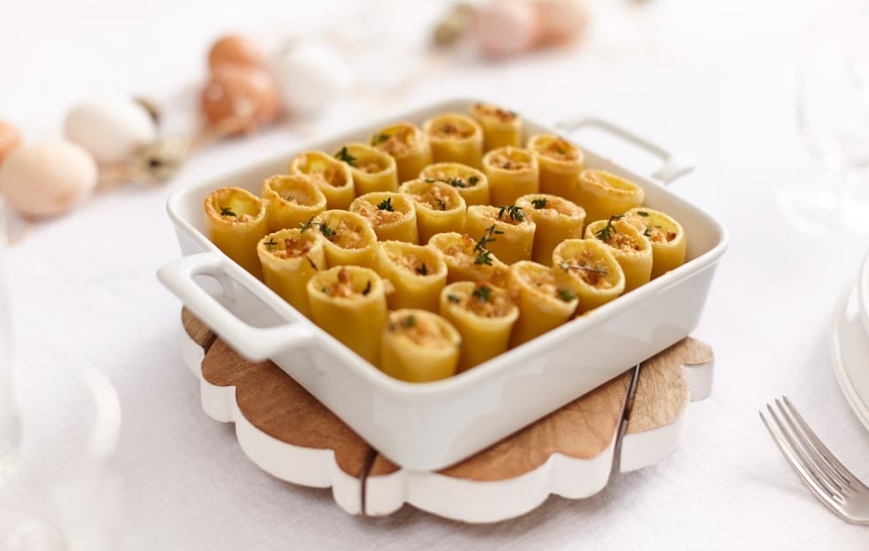 Paccheri ripieni di soupe à l'oignon, parmigiano e pane fritto ricetta