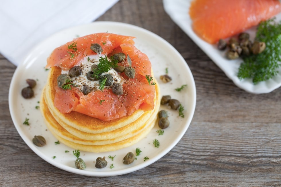 Pancake salati al salmone ricetta