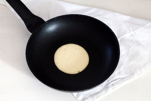 Preparazione Pancake salati al salmone - Fase 3