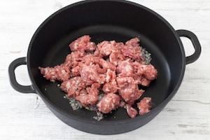 Preparazione Pasta al forno con ragù di salsiccia e burrata - Fase 1