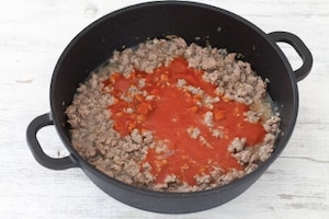 Preparazione Pasta al forno con ragù di salsiccia e burrata - Fase 2