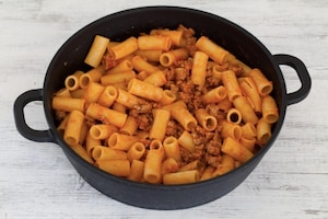 Preparazione Pasta al forno con ragù di salsiccia e burrata - Fase 3