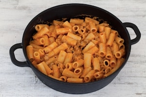 Preparazione Pasta al forno con ragù di salsiccia e burrata - Fase 4