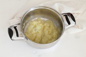 Preparazione Tartare di ricciola, sedano e bottarga - Fase 1