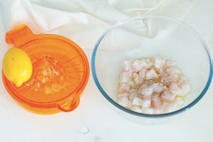 Preparazione Tartare di ricciola, sedano e bottarga - Fase 3