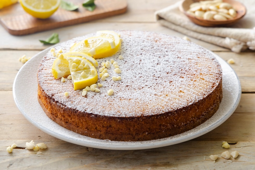 Torta caprese al cioccolato bianco e limone ricetta