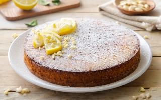 Torta caprese al cioccolato bianco e limone Torta caprese al cioccolato bianco e limone