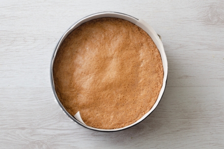 Preparazione Torta caprese al cioccolato bianco e limone - Fase 4 Preparazione Torta caprese al cioccolato bianco e limone - Fase 4